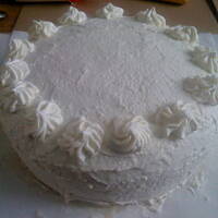 Tort budyniowo – chałowo – śmietanowy