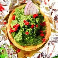 Pieczone ziemniaki faszerowane szpinakiem