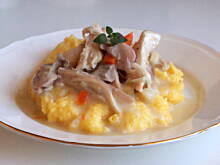 Fot. Barb82, Potrawka z królika z polentą