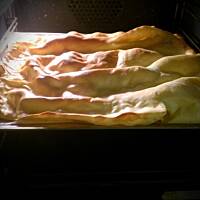 Naleśnik śródziemnomorski z salami