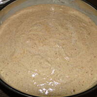 Torcik orzechowo - czekoladowy z bezami