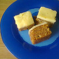 Ciasto marchewkowe z polewą topiony serek