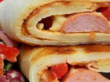 Fot. Mloda, Naleśniki z salsą i parówką