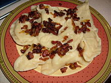 Fot. pwyso, "ruskie" z grzybową nutą