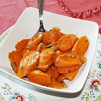 Young carrots with thyme