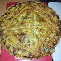 Prosta TARTA z cebulą i pieczarkami na cieście francuskim