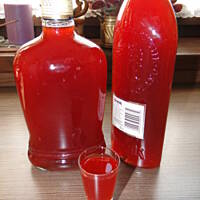 Nalewka bardzo truskawkowa