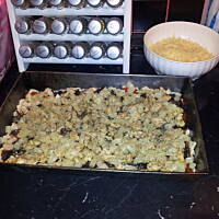 Pyszna pizza z gyrosem, ananasem, pieczarkami i serem (hawajska)