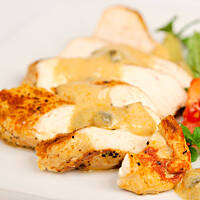 Pierś z kurczaka w sosie kaparowym