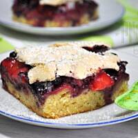 Owocowe ciasto pod delikatnie kokosową skorupką