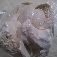 lody różne smaki: "Milka", czekoladowe, truskawkowe itd.