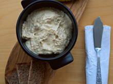 Fot. kasia_sach, Hummus z karmelizowaną cebulą