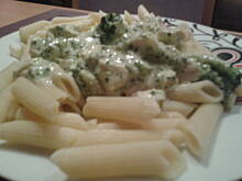Fot. monilen, Makaron z kurczakiem i sosem brokułowo-serowo-śmietanowym