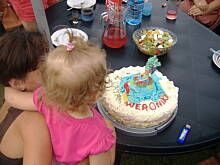 Fot. anieszka83, tort z lalką jogurtowo- truskawkowy