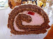 Fot. nikola2005, Rolada z wiśniową pianką