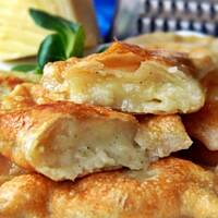 Pierogi z ziemniakami i żółtym serem