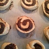 Drożdżowe ślimaczki z makiem