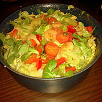 sałata z krewetkami i chilli