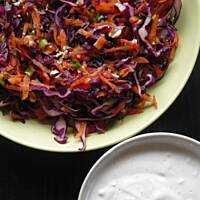 Coleslaw z czerwonej kapusty