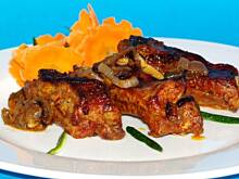 Fot. evita0007, Żeberka z pieczarkami i cebulą