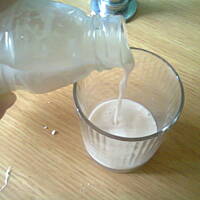 mleko migdałowe i mleko słonecznikowe