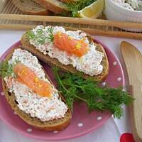 Pasta z wędzonego łososia z koperkiem