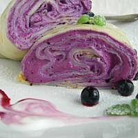 Naleśniki z fioletowym twarogiem