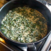 Spaghetti z sosem szpinakowo-serowym