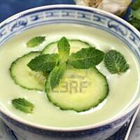 Zupa ze świeżych ogórków