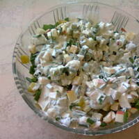 sałatka z sosem jogurtowym