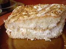 Fot. baryz1, ciasto biszkoptowe ze śmietaną ,ananasem i śnieżką