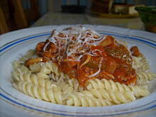 Fot. pwyso, uniwersalny sos do makaronu