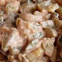 Surówka z kiszonych ogórków