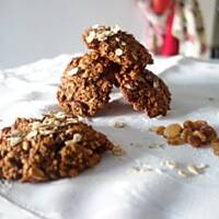 Dietetyczne ciasteczka owsiane z otrębami pszennymi i bakaliami