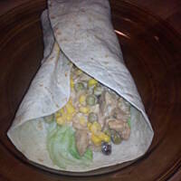 Tortilla z kurczakiem i sosem a la gehamorus