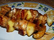 Fot. Anna Z, Szaszłyki drobiowe z jabłkiem i pieczarkami