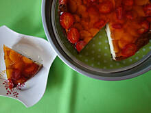 Fot. anekbu, Orzeźwiający sernik z galaretką i owocami