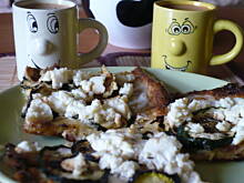 Fot. Merlin168, Serowa tarta z cukinią i serem feta