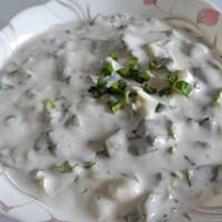 Sałata na ostro ze szczypiorkiem do obiadu