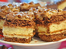 Fot. Majka2, Przekładaniec orzechowo- miodowy z karmelem