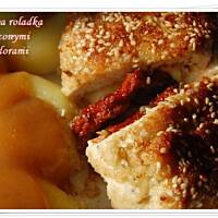 Drobiowa roladka z suszonymi pomidorami