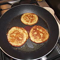 Placki ziemniaczano-jabłkowe w rzodkiewką