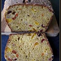 Owocowy chleb na zakwasie