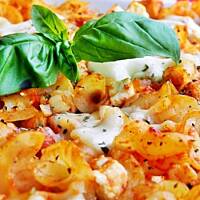 Zapiekanka pomidorowa z kurczakiem i fetą