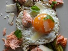 Fot. sebek, Smażone zielone szparagi z jajkiem sadzonym