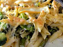 Fot. sebek, Makaronowa zapiekanka z 5 rodzajami sera i brokułami