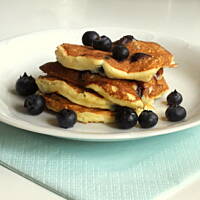 Serowe placuszki z borówkami