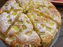 Fot. olusia23, Ucierane ciasto z rabarbarem