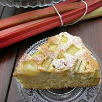 Ucierane ciasto z rabarbarem