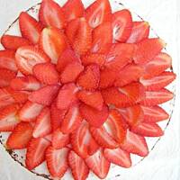 Tort śmietanowy z truskawkami